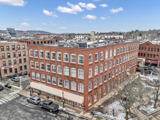 80 Wingate St 2F, Haverhill, MA 01832