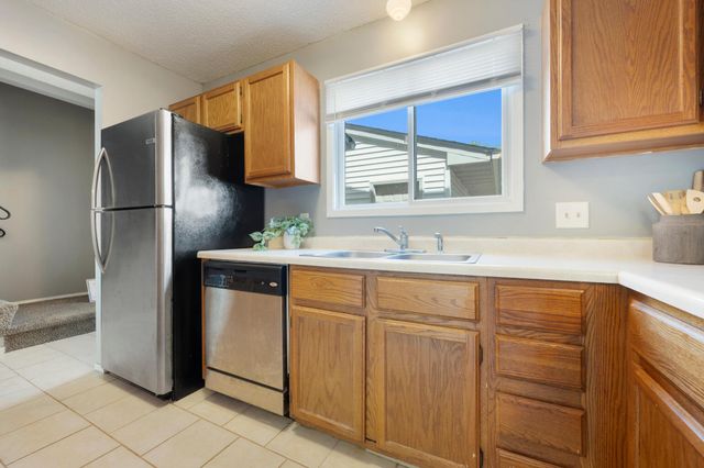 10658 Hummingbird Street NW, Coon Rapids, MN 55433