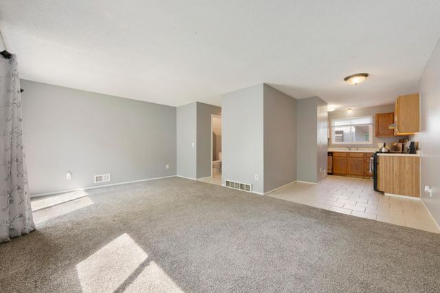 10658 Hummingbird Street NW, Coon Rapids, MN 55433