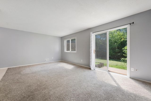 10658 Hummingbird Street NW, Coon Rapids, MN 55433
