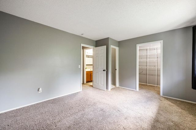 10658 Hummingbird Street NW, Coon Rapids, MN 55433