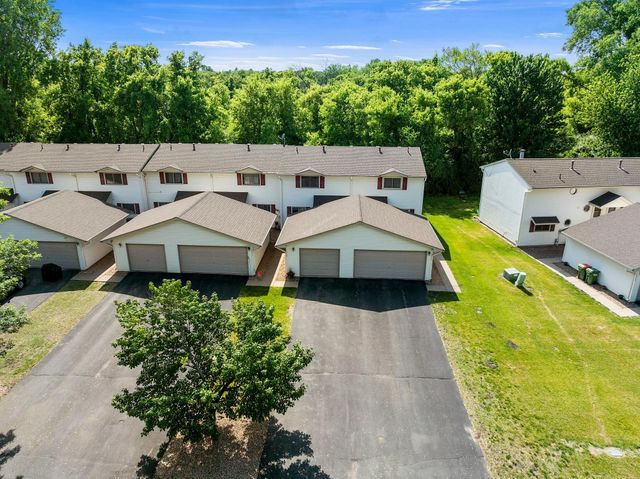 10658 Hummingbird Street NW, Coon Rapids, MN 55433