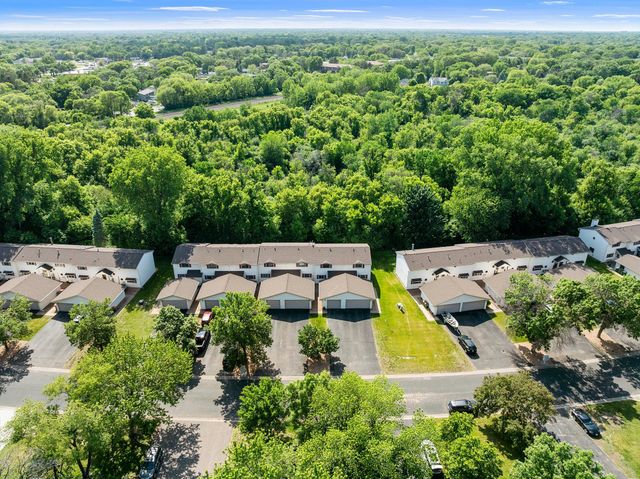 10658 Hummingbird Street NW, Coon Rapids, MN 55433