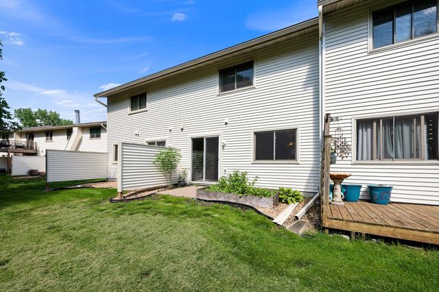 10658 Hummingbird Street NW, Coon Rapids, MN 55433