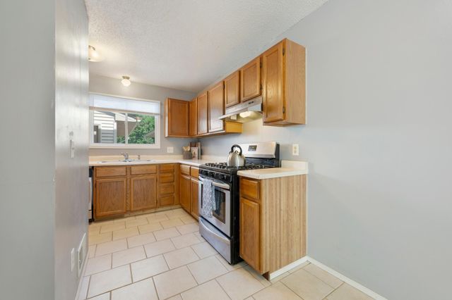10658 Hummingbird Street NW, Coon Rapids, MN 55433