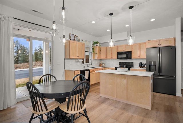 2716 S Sonora Dr, Spokane Valley, WA 99037