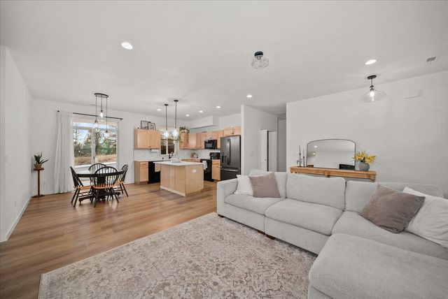 2716 S Sonora Dr, Spokane Valley, WA 99037