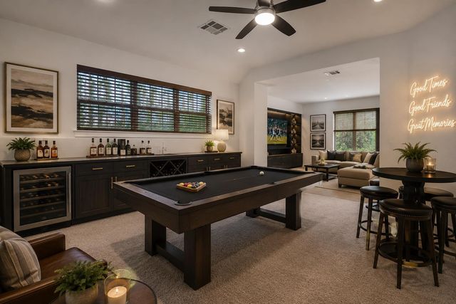 38 Tiburon DR, The Hills, TX 78738