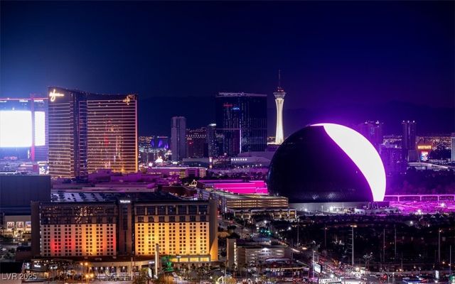 125 East Harmon Avenue 321, Las Vegas, NV 89109