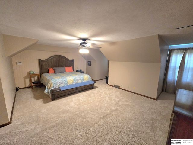 1924 W 8th Avenue, Plattsmouth, NE 68048