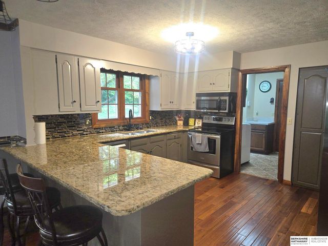 1924 W 8th Avenue, Plattsmouth, NE 68048