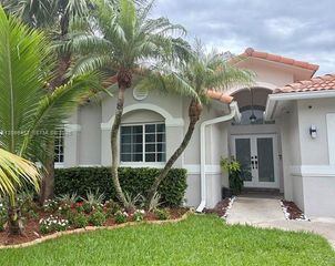 16850 Crestview Lane, Weston, FL 33326