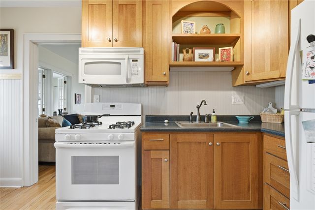 841-843 S Summit, Iowa City, IA 52245