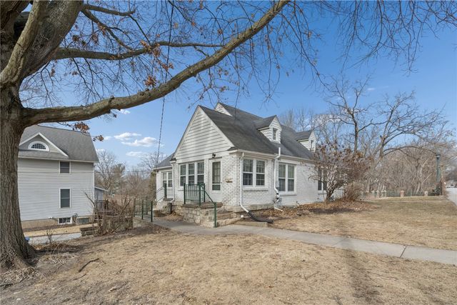 841-843 S Summit, Iowa City, IA 52245