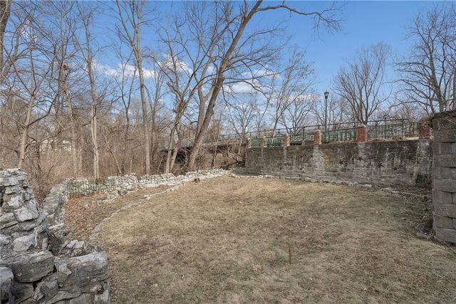 841-843 S Summit, Iowa City, IA 52245