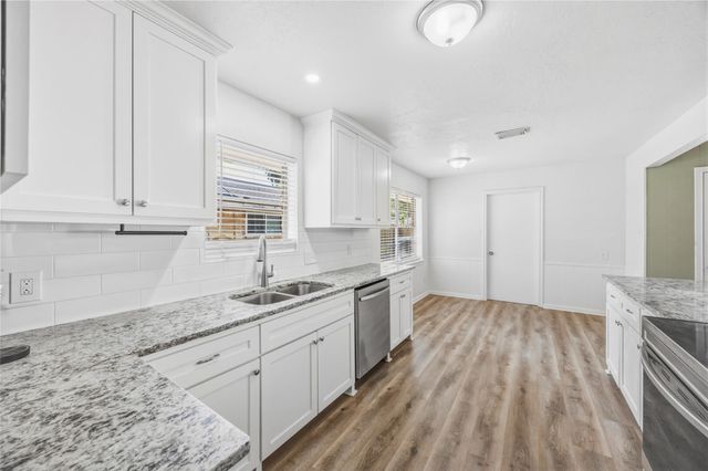 1103 Baymeadow Drive, Houston, TX 77062