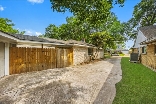 1103 Baymeadow Drive, Houston, TX 77062