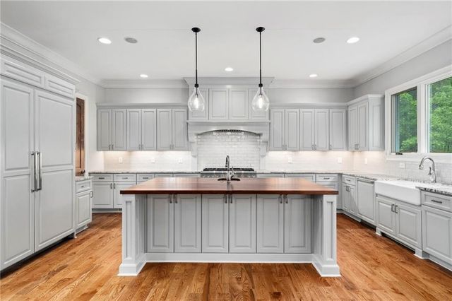 6321 Hunting Creek Road, Sandy Springs, GA 30328