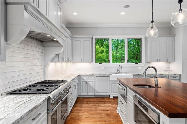 6321 Hunting Creek Road, Sandy Springs, GA 30328