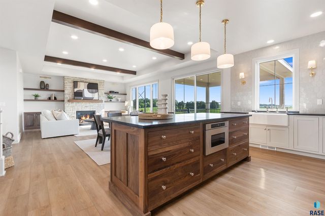 800 N Sylvan Dr Drive, Sioux Falls, SD 57110