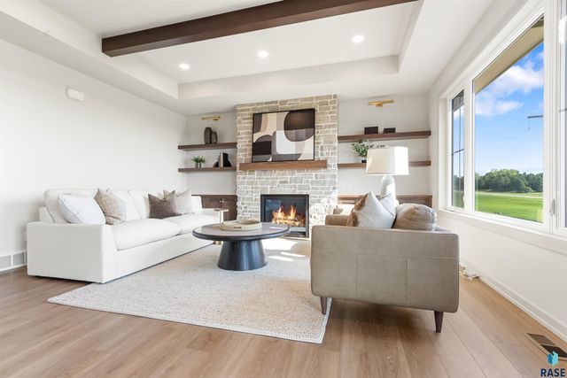 800 N Sylvan Dr Drive, Sioux Falls, SD 57110