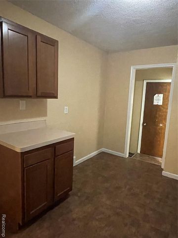 29822 Rock Creek Drive, Southfield, MI 48076