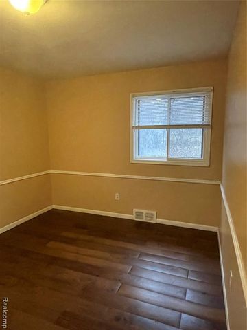 29822 Rock Creek Drive, Southfield, MI 48076