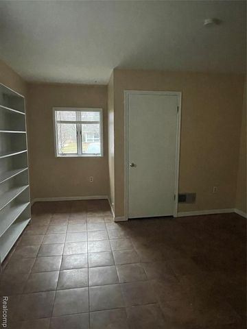 29822 Rock Creek Drive, Southfield, MI 48076