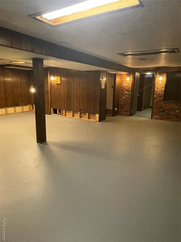 29822 Rock Creek Drive, Southfield, MI 48076