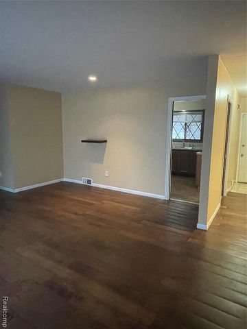 29822 Rock Creek Drive, Southfield, MI 48076