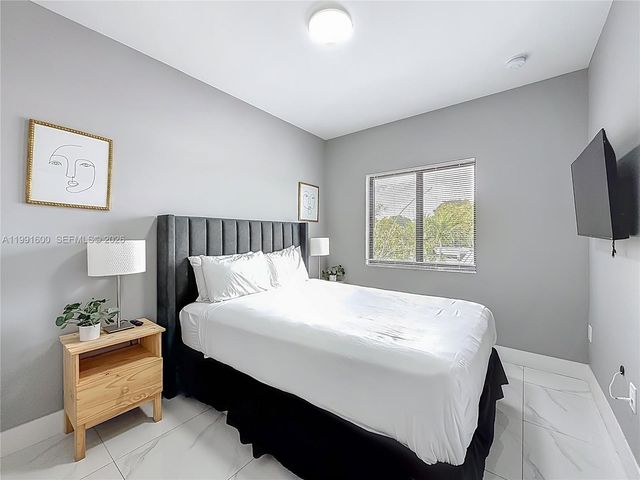 1220 NW 30th St, Miami, FL 33142