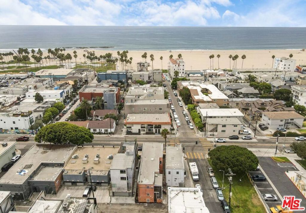 1304 Pacific Avenue, Los Angeles, CA 90291 — exterior
