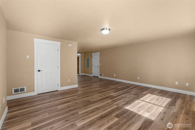 110 Sunny Basin Road, Castle Rock, WA 98611