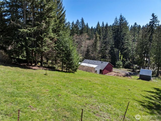 110 Sunny Basin Road, Castle Rock, WA 98611