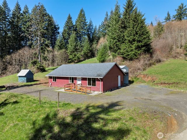 110 Sunny Basin Road, Castle Rock, WA 98611