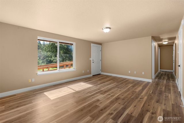 110 Sunny Basin Road, Castle Rock, WA 98611