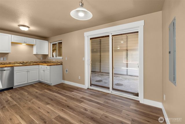 110 Sunny Basin Road, Castle Rock, WA 98611