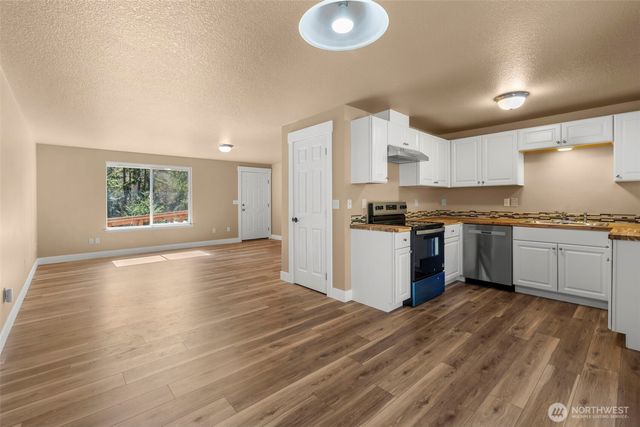 110 Sunny Basin Road, Castle Rock, WA 98611