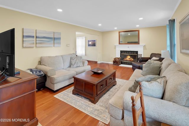 640 Park Avenue, Brielle, NJ 08730