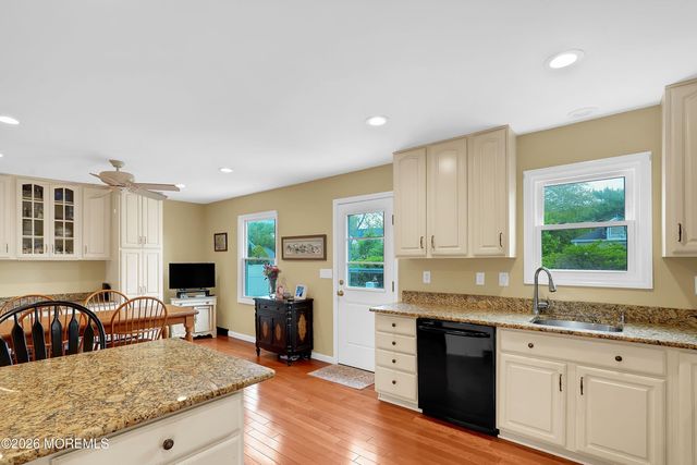 640 Park Avenue, Brielle, NJ 08730
