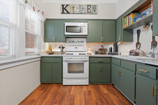 1606 Grove AVENUE, Racine, WI 53405