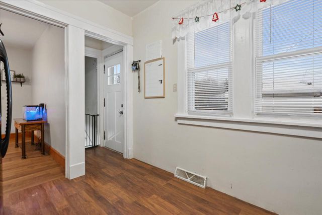 1606 Grove AVENUE, Racine, WI 53405