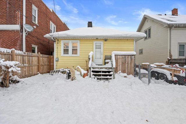 1606 Grove AVENUE, Racine, WI 53405