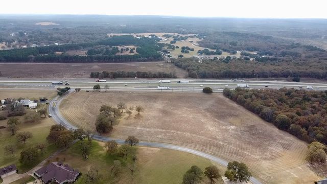 15511 Stallion Lake Boulevard, Lindale, TX 75771