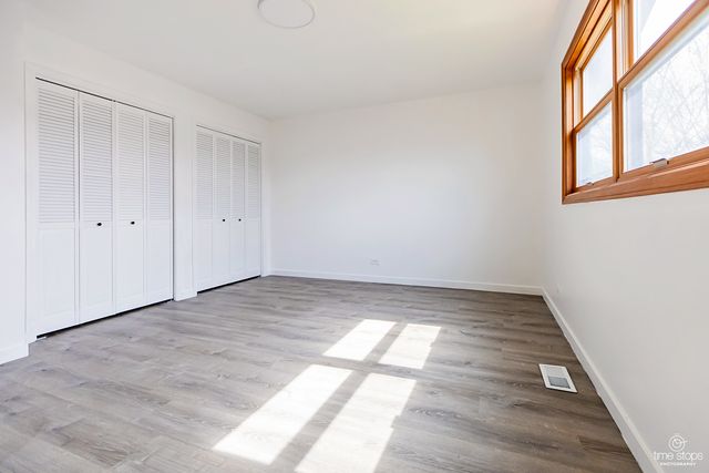 8336 Mending Wall Drive, Woodridge, IL 60517