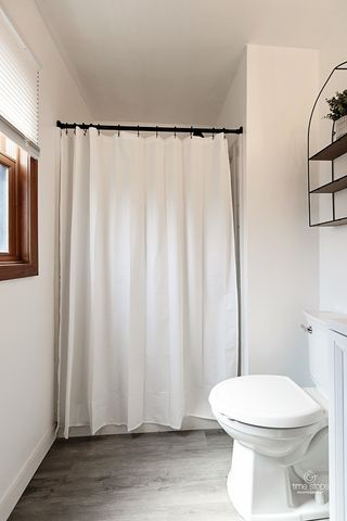 8336 Mending Wall Drive, Woodridge, IL 60517