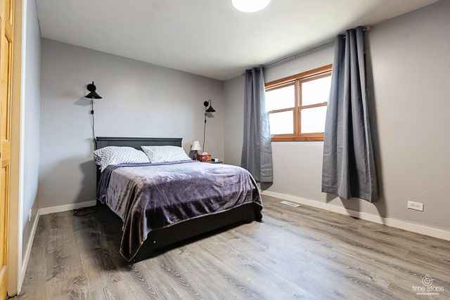 8336 Mending Wall Drive, Woodridge, IL 60517