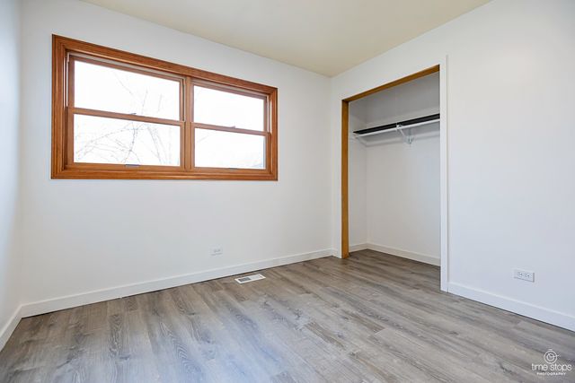 8336 Mending Wall Drive, Woodridge, IL 60517