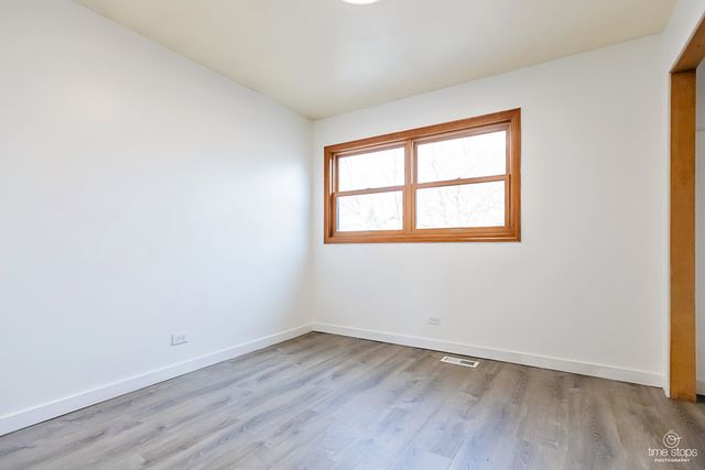 8336 Mending Wall Drive, Woodridge, IL 60517