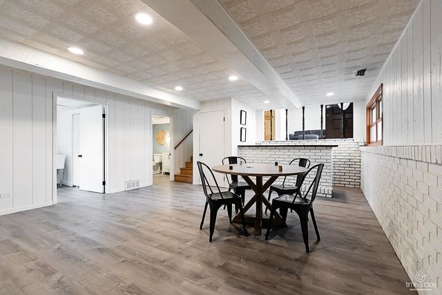 8336 Mending Wall Drive, Woodridge, IL 60517